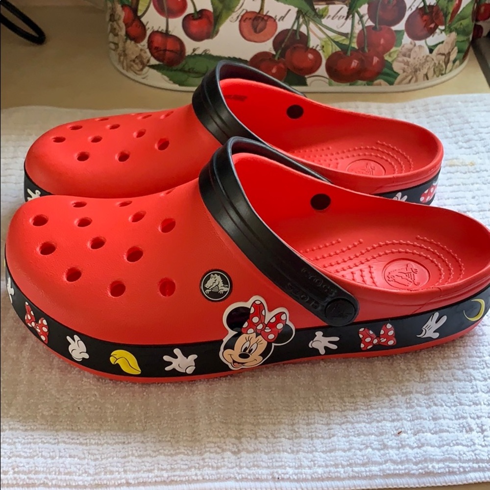 Disney Women’s Minnie Mouse crocs